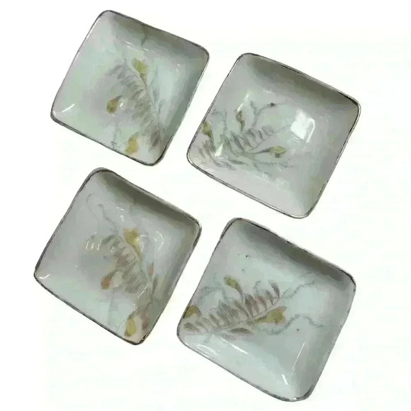 Set of 4 vintage hand painted Japanese sushi dip or salt dishes - Picture 1 of 10